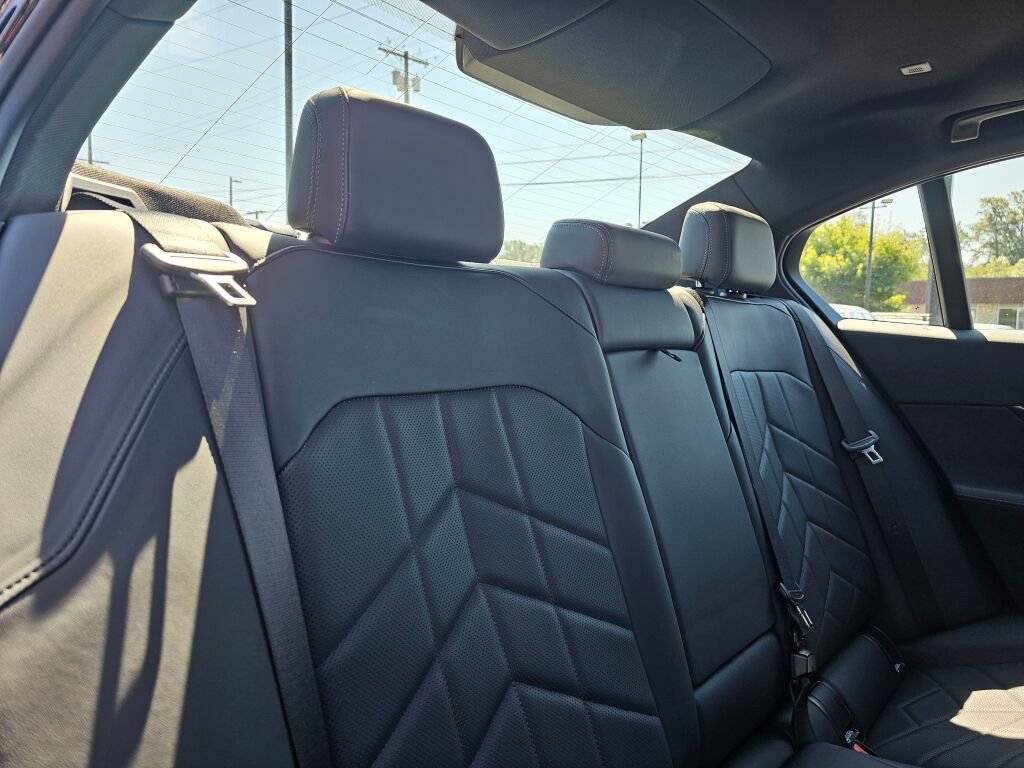 Used 2026 BMW 530i xDrive w/ Premium Package AWD/4WD image 13