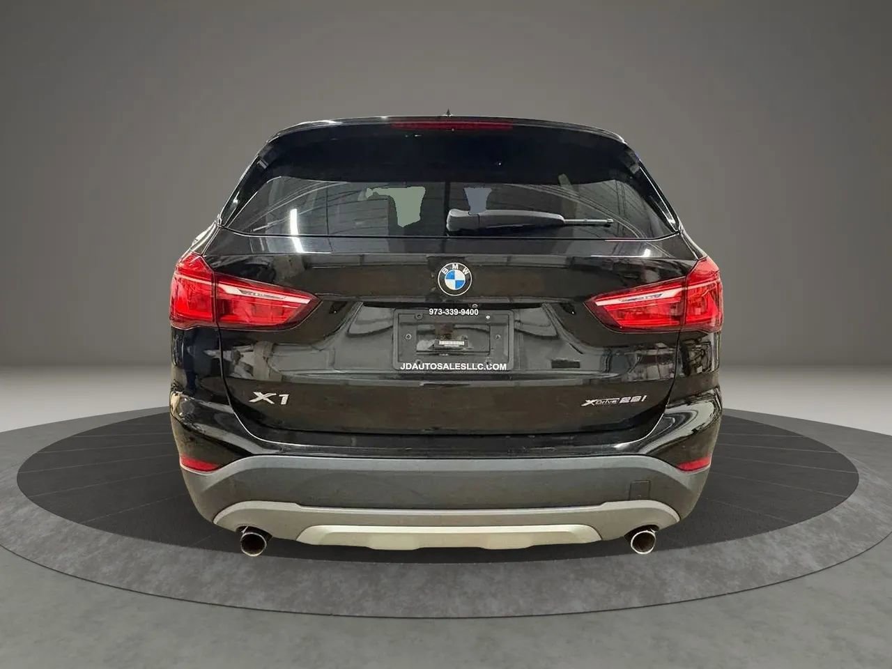 Used 2018 BMW X1 xDrive28i w/ Convenience Package AWD/4WD image 4