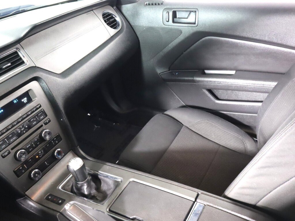 Used 2014 Ford Mustang Coupe image 25