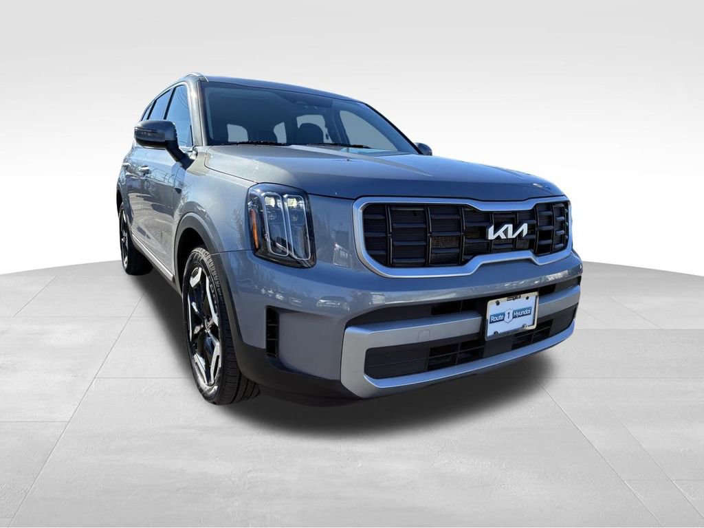 Used 2023 Kia Telluride S image 1