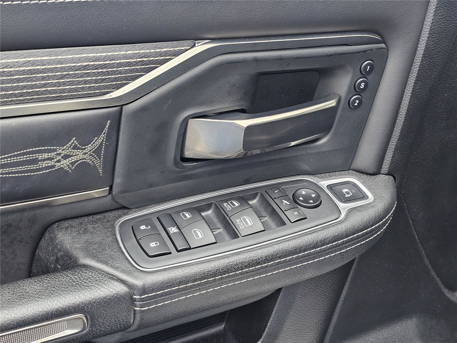 Used 2020 RAM 2500 Limited AWD/4WD image 17