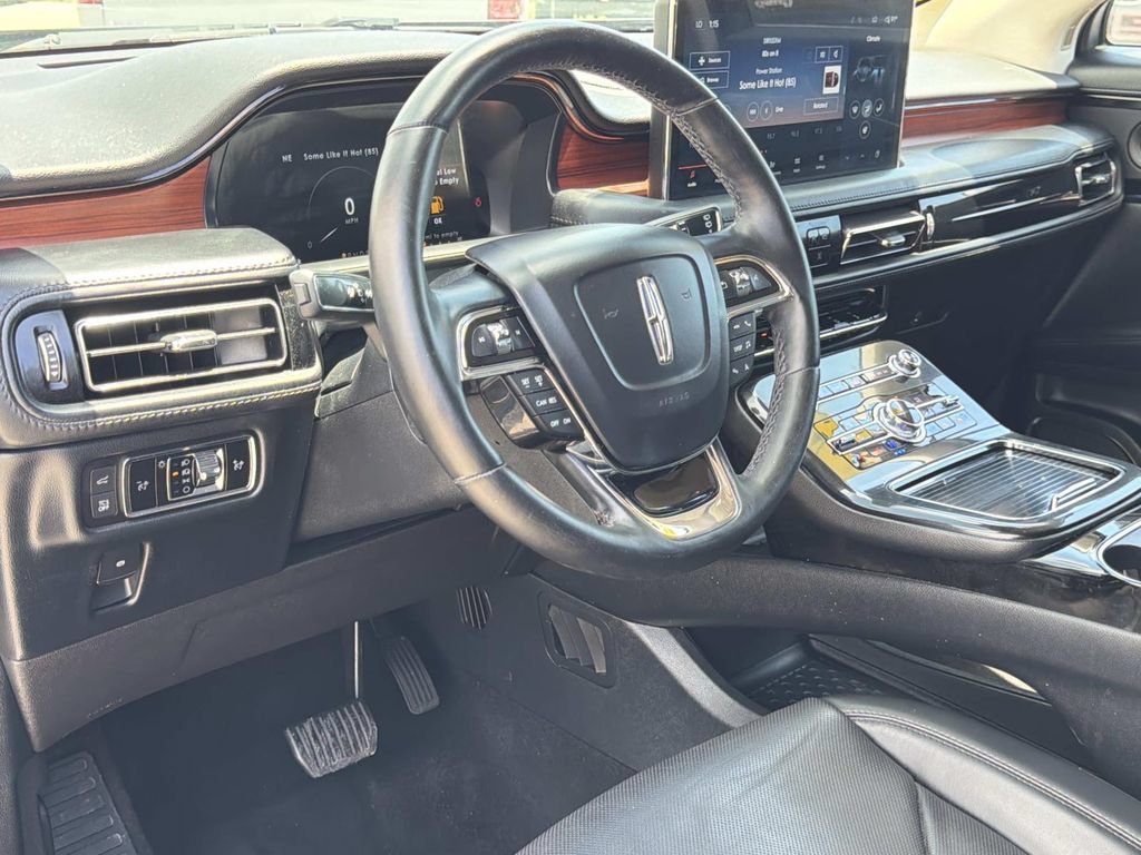 Used 2023 Lincoln Nautilus Reserve w/ Monochromatic Package AWD/4WD image 12