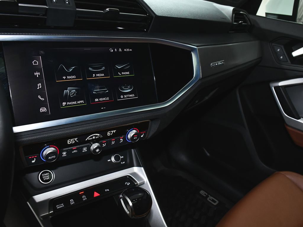 Used 2022 Audi Q3 2.0T Premium w/ Convenience Package image 32