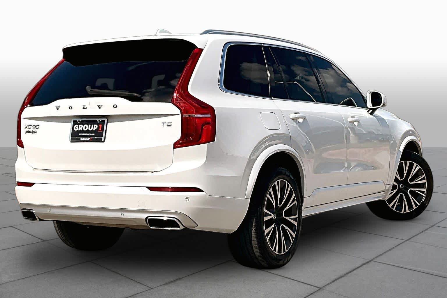 Used 2021 Volvo XC90 T5 Momentum w/ Protection Package Premier FWD image 13