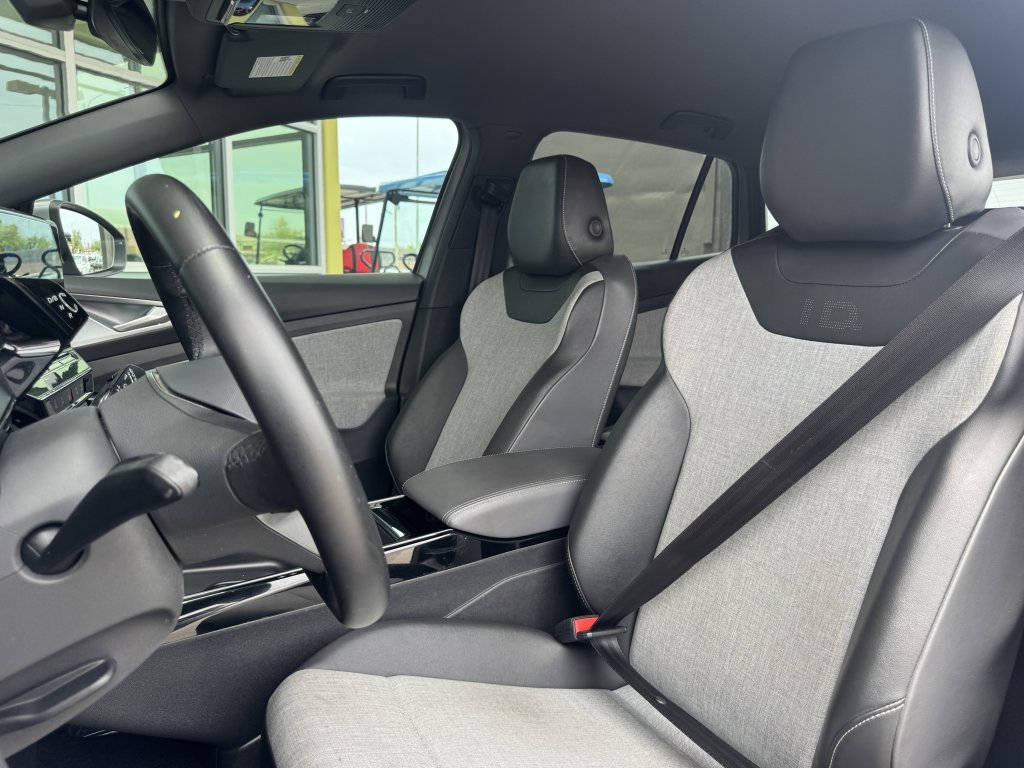 Used 2023 Volkswagen ID.4 Pro image 31