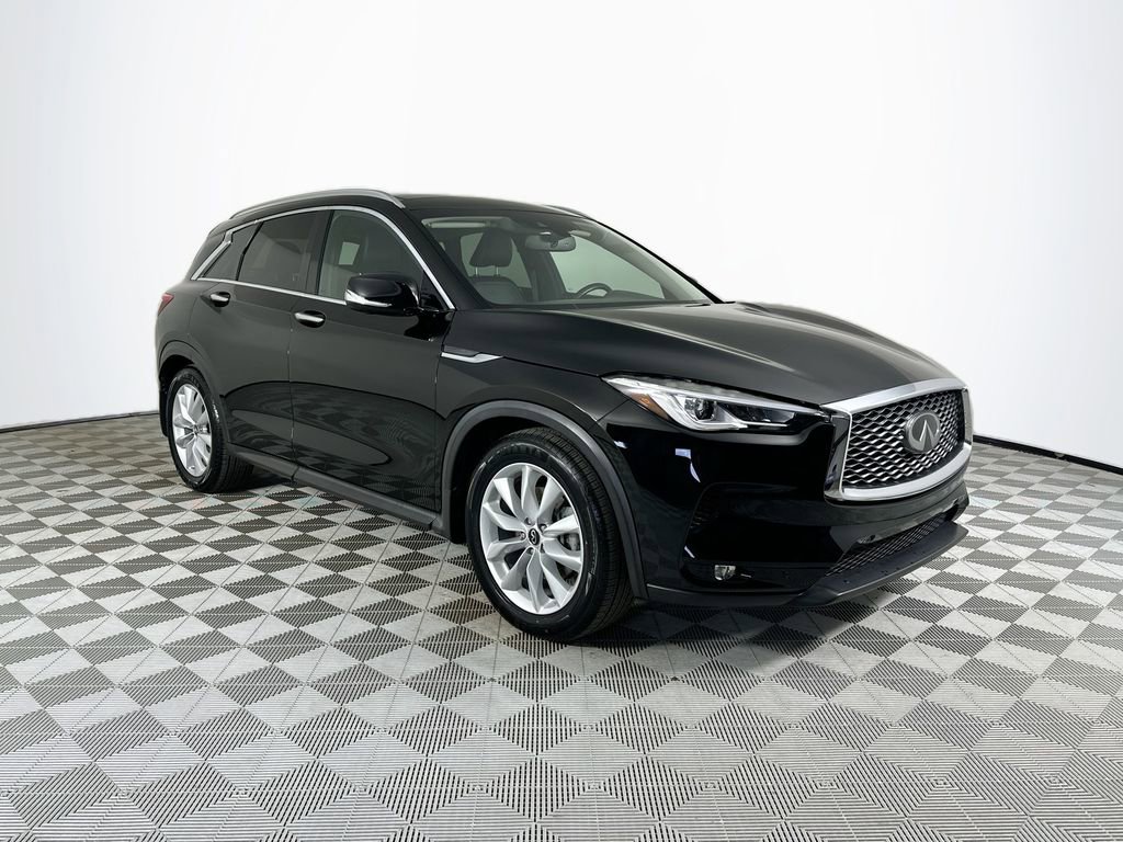 Used 2019 INFINITI QX50 Essential w/ Premium Heat Package AWD/4WD image 1
