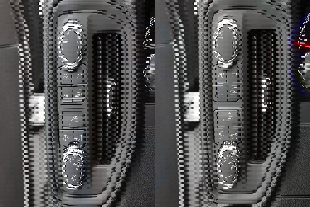 Used 2024 GMC Sierra 1500 Pro w/ Graphite Edition image 28