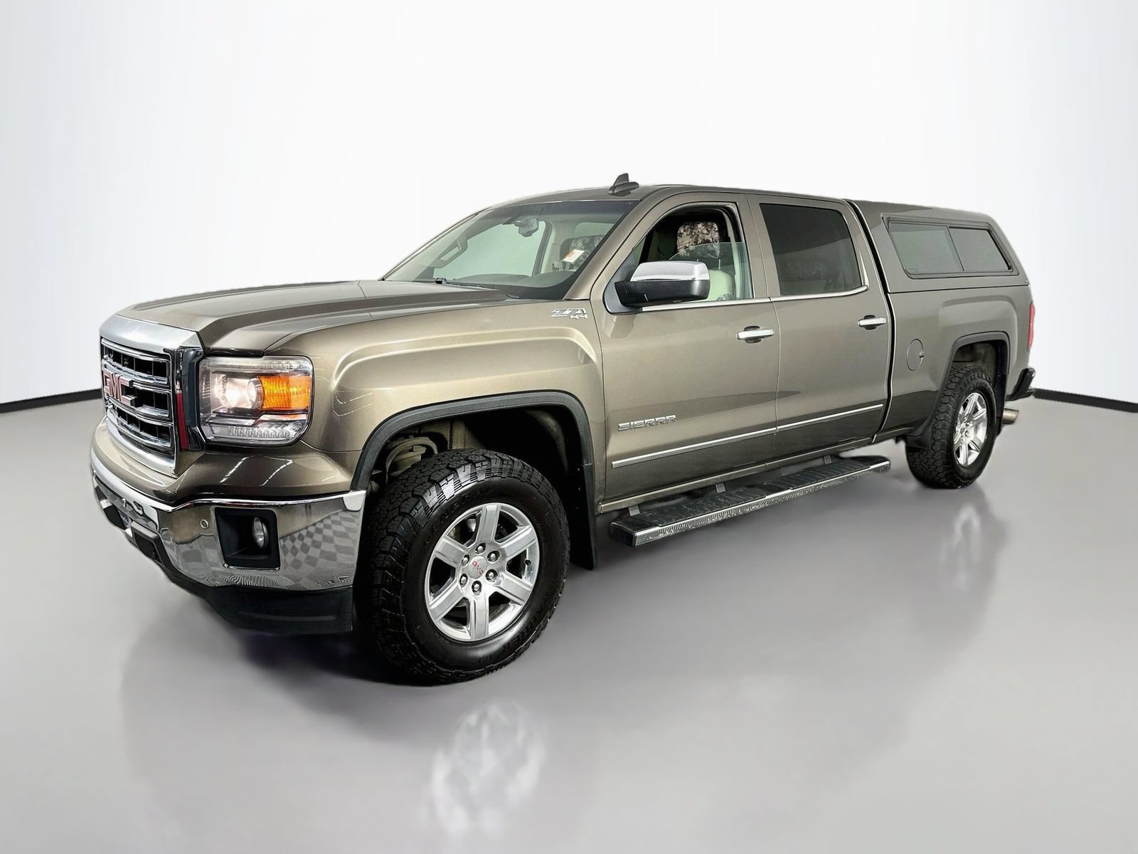 Used 2015 GMC Sierra 1500 SLT w/ SLT Preferred Package AWD/4WD image 4