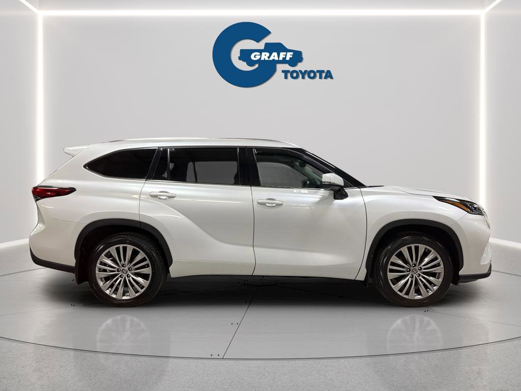 Used 2023 Toyota Highlander Platinum AWD/4WD image 9