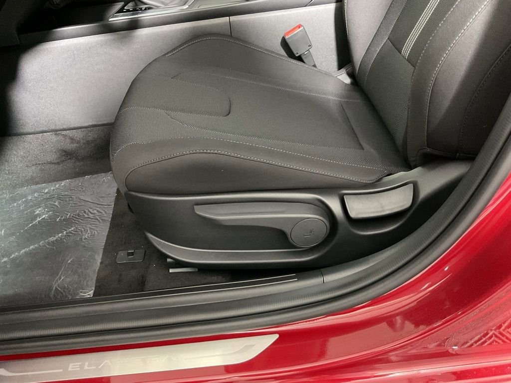 New 2025 Hyundai Elantra SE image 22