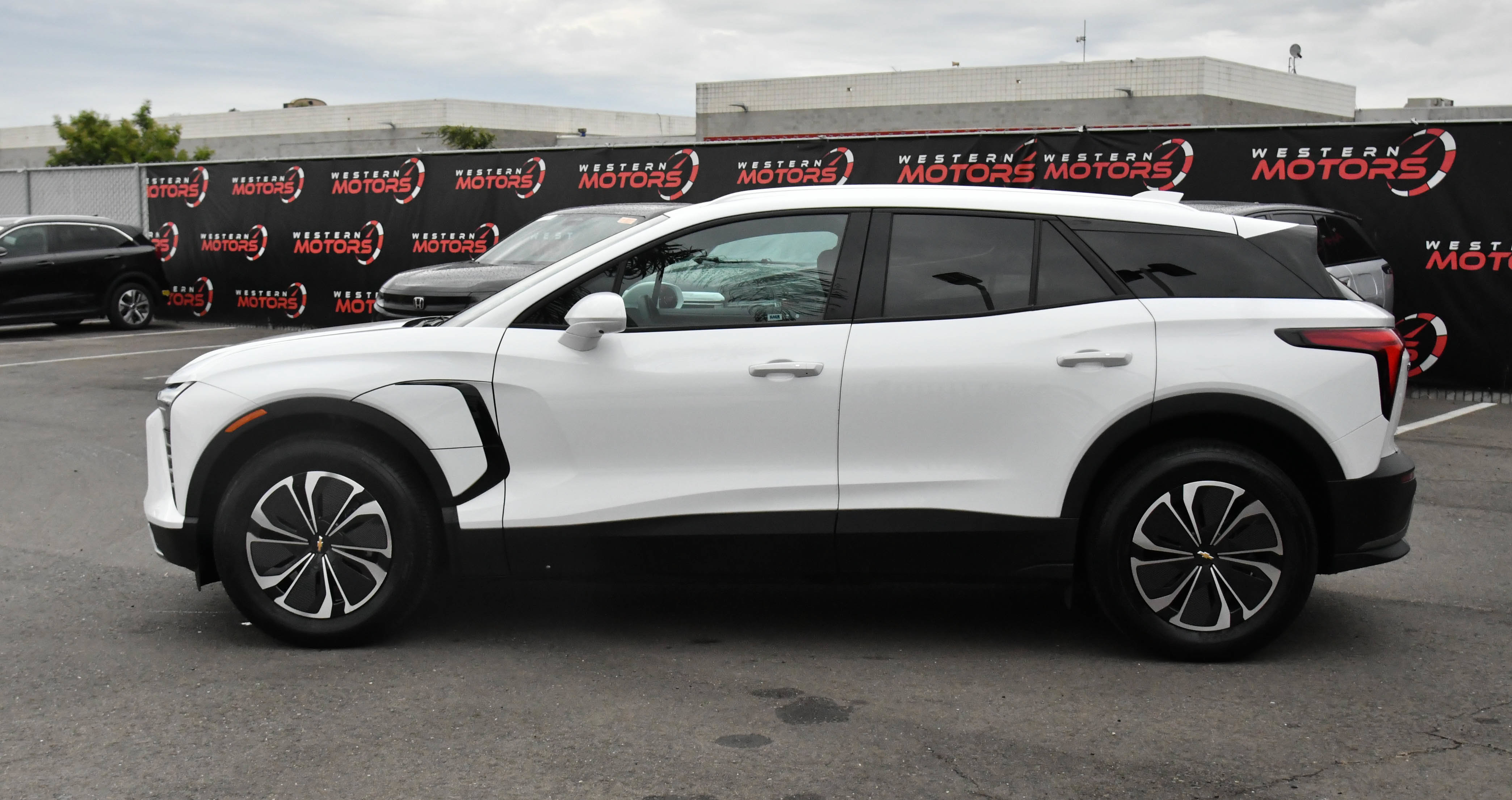 Used 2024 Chevrolet Blazer EV LT AWD/4WD image 4