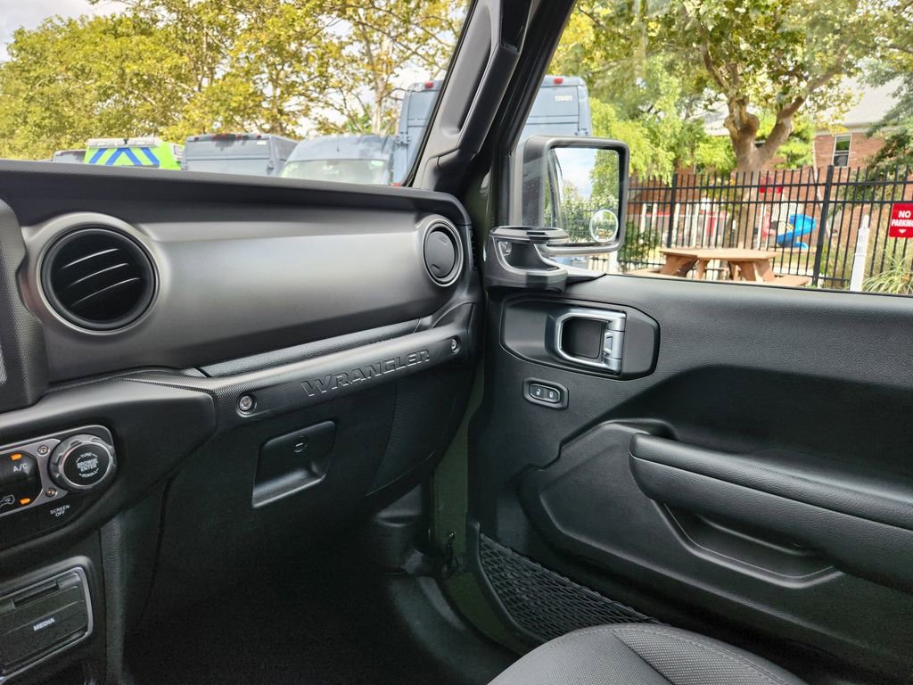 Used 2023 Jeep Wrangler Sport S image 26