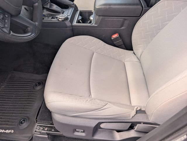 Used 2024 Toyota Tacoma SR5 AWD/4WD image 17
