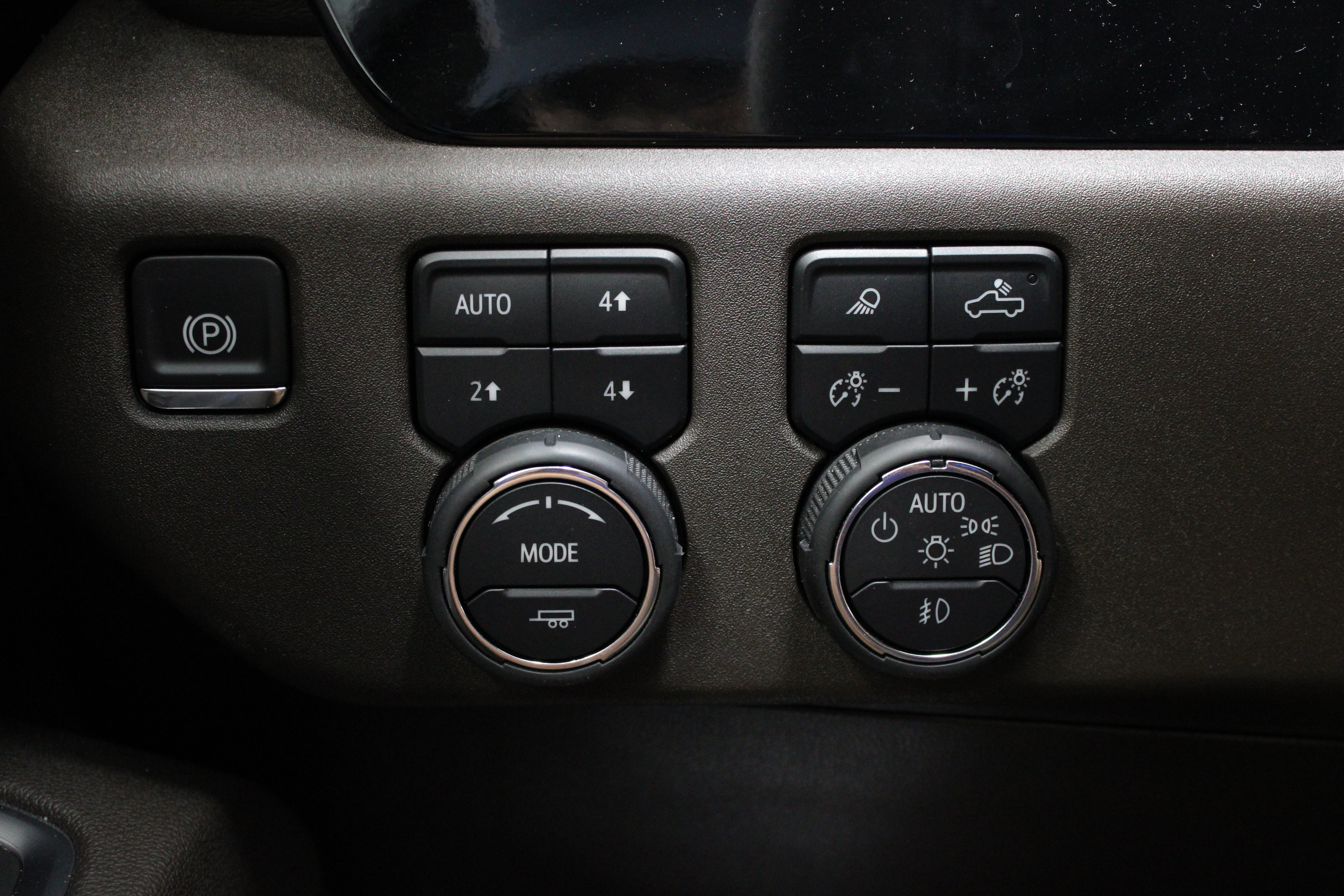 Used 2025 Chevrolet Silverado 1500 RST AWD/4WD image 29