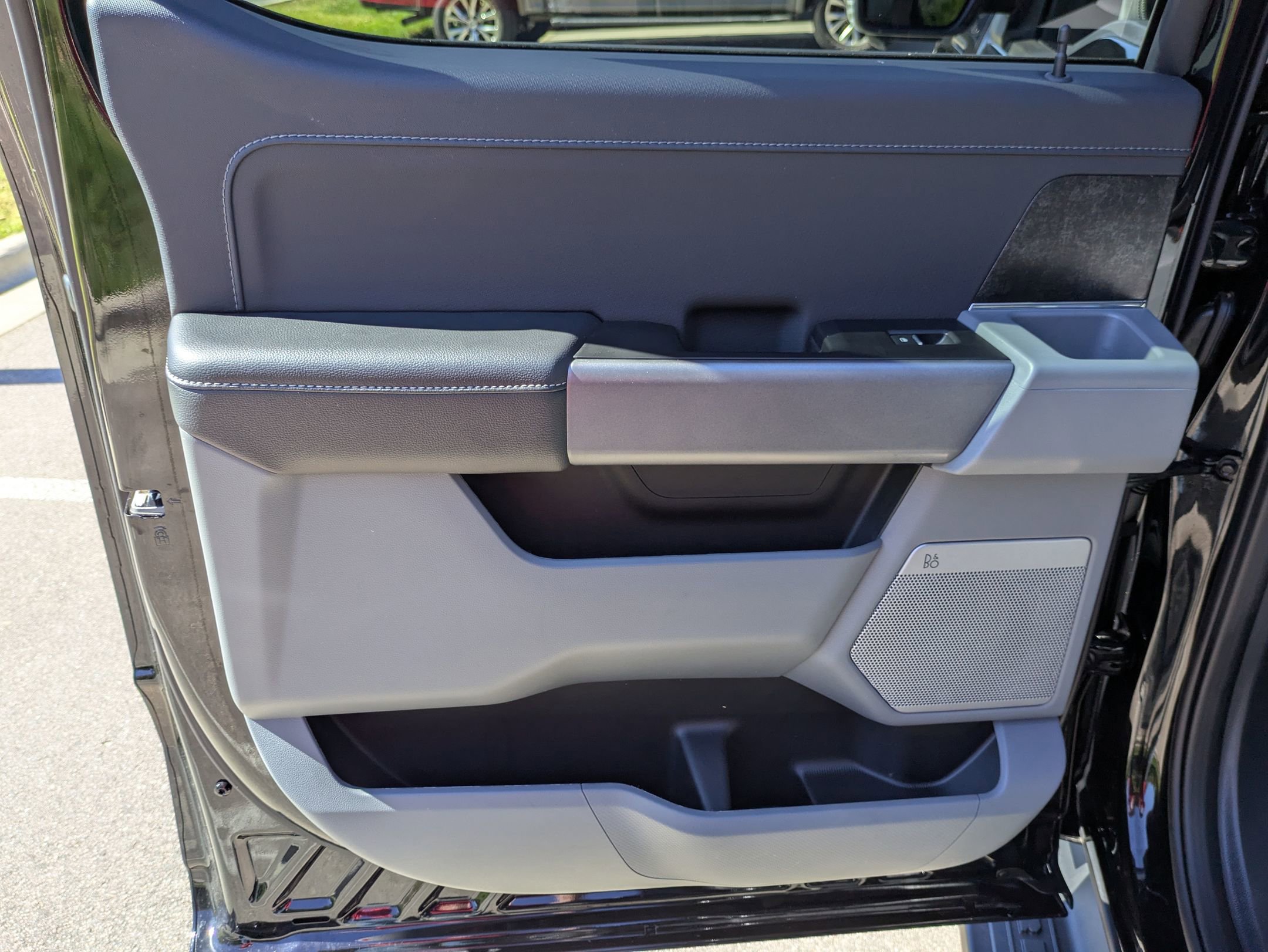 Certified 2025 Ford F150 Lightning Flash w/ Max Trailer Tow Package image 32