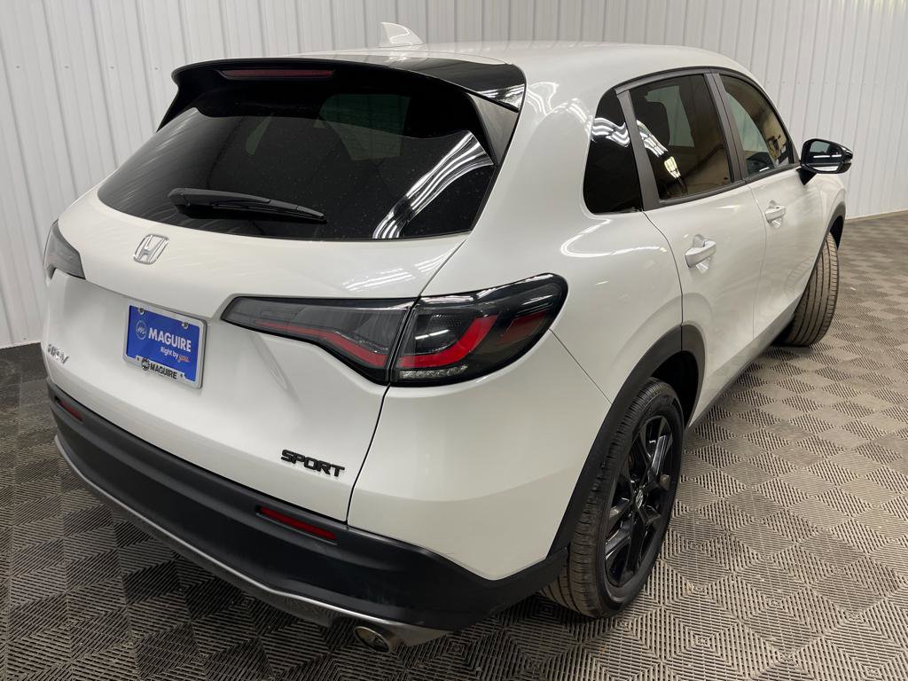 Used 2023 Honda HR-V Sport image 4