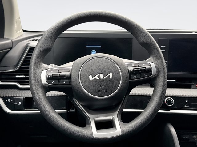 Used 2025 Kia Sportage LX image 12