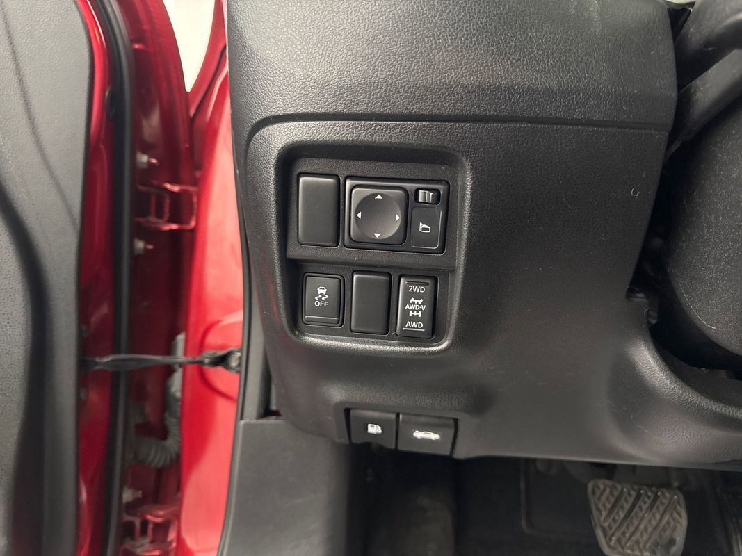 Used 2013 Nissan Juke SV image 11