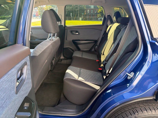 Used 2023 Nissan Rogue SV AWD/4WD image 15