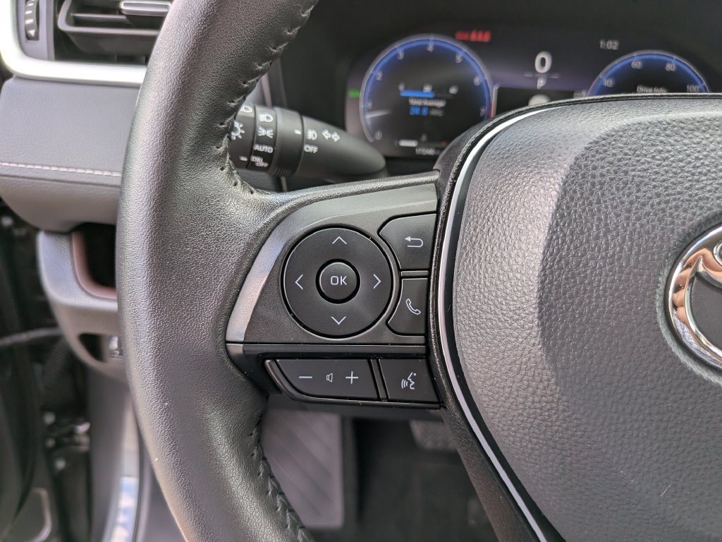 Used 2025 Toyota RAV4 Limited FWD image 34