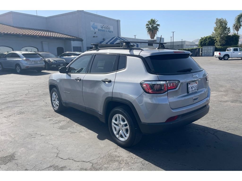 Used 2018 Jeep Compass Sport FWD image 3