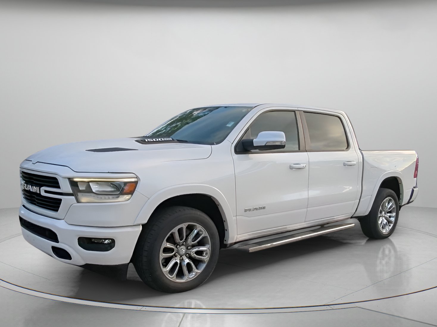 Used 2022 RAM 1500 Laramie w/ Sport Appearance Package AWD/4WD image 10