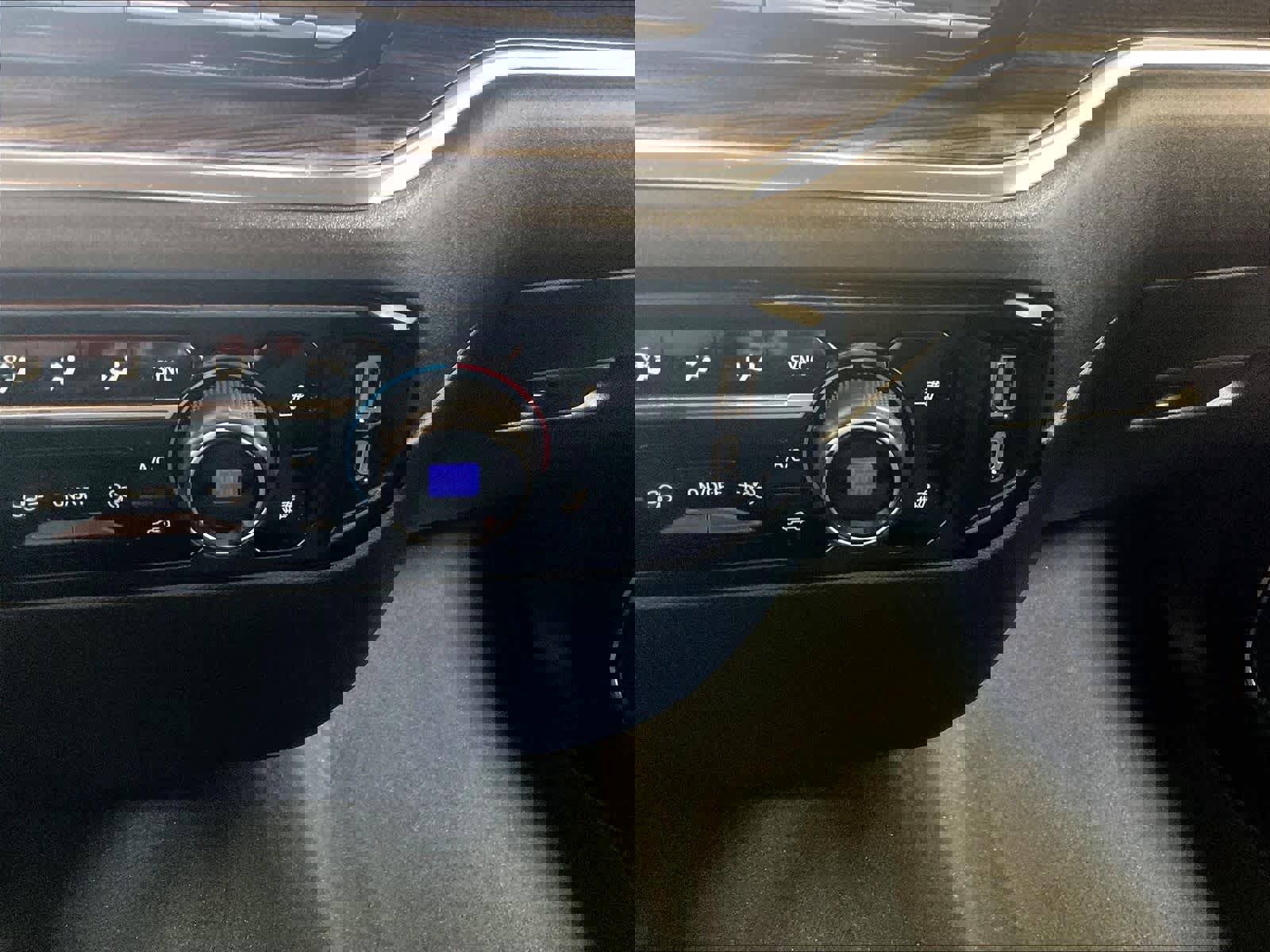 Used 2024 Chevrolet Silverado 1500 LT image 26