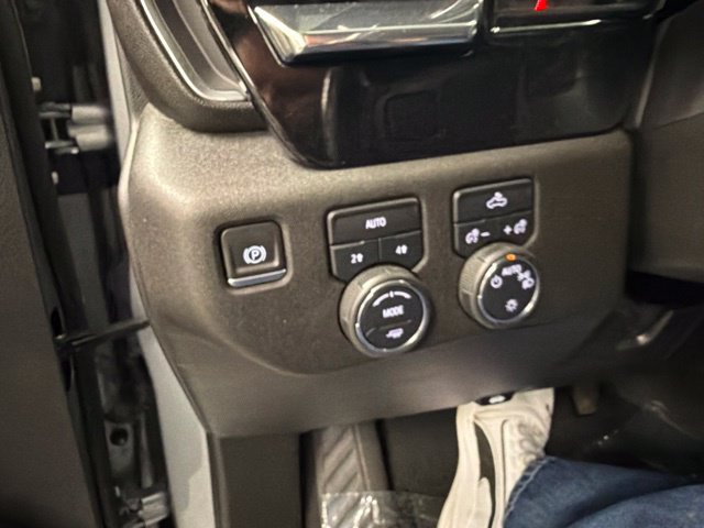 Used 2023 Chevrolet Silverado 1500 LT AWD/4WD image 23
