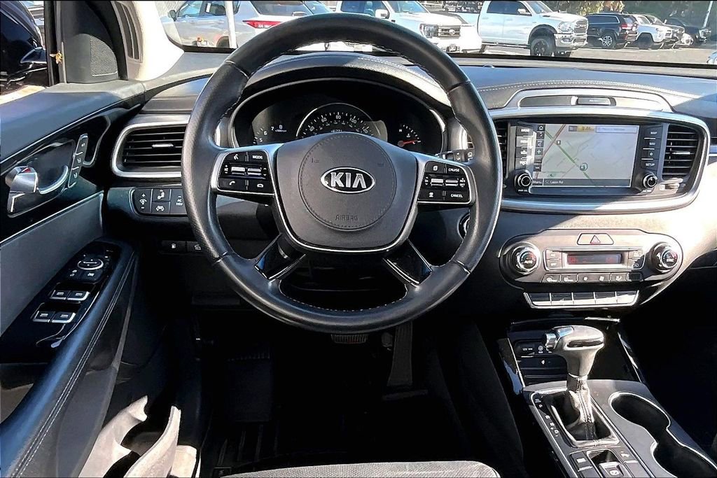 Used 2019 Kia Sorento SX image 8