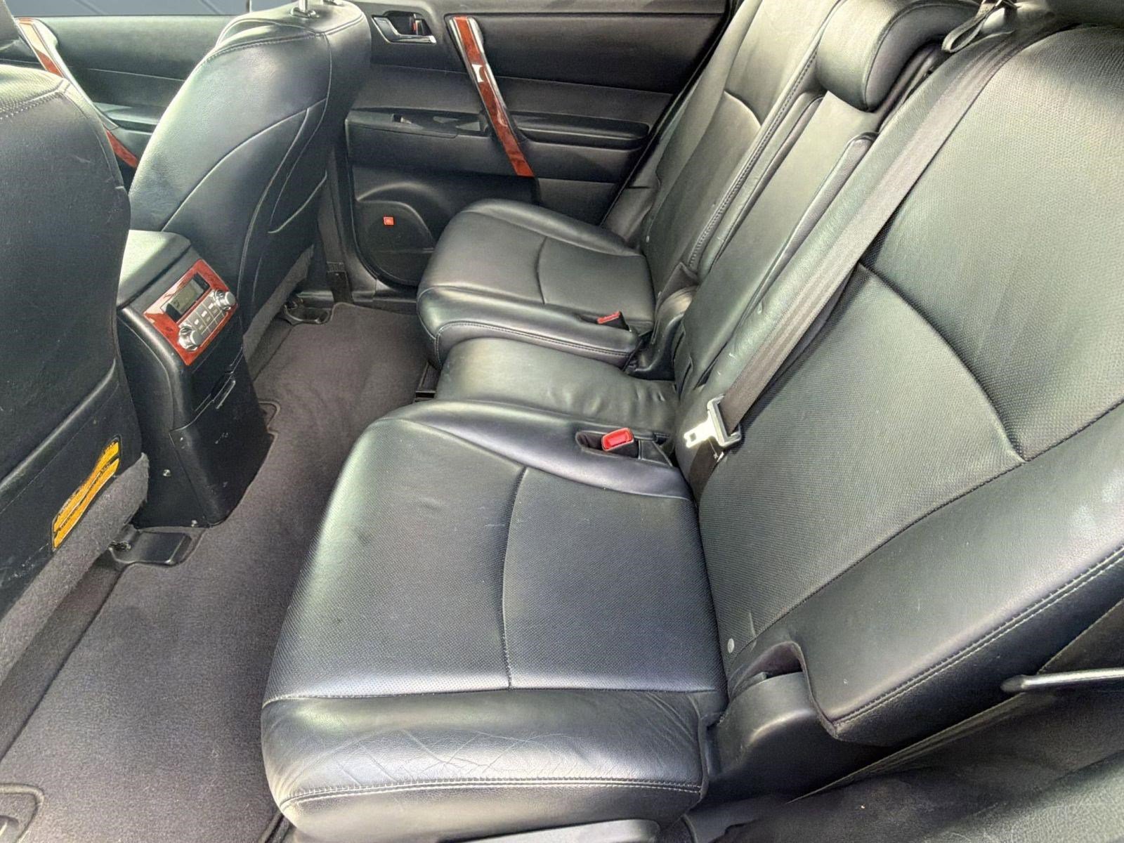 Used 2012 Toyota Highlander Limited w/ Tow Pkg image 28