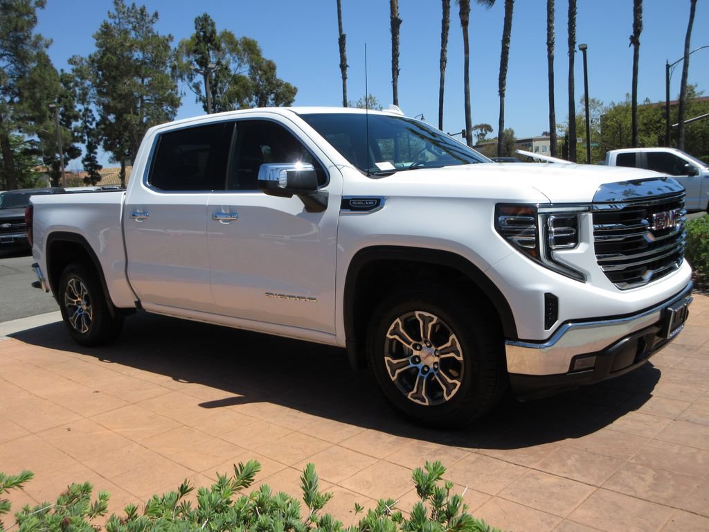 Used 2025 GMC Sierra 1500 SLT RWD image 6