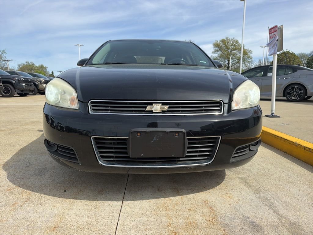Used 2010 Chevrolet Impala LT FWD image 2