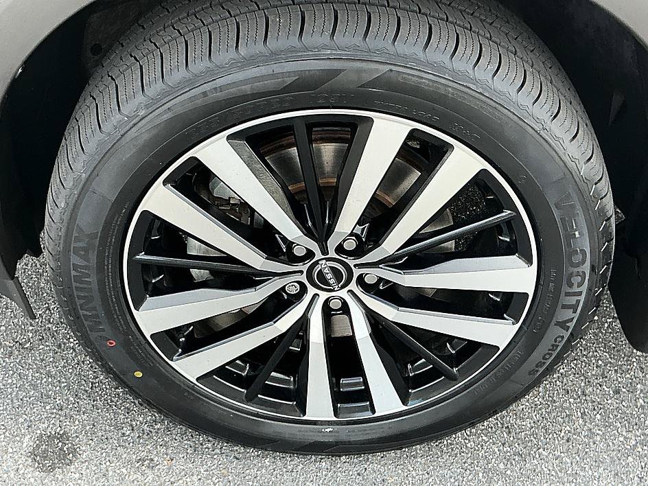 Certified 2024 Nissan Pathfinder Platinum w/ Cargo Package FWD image 7