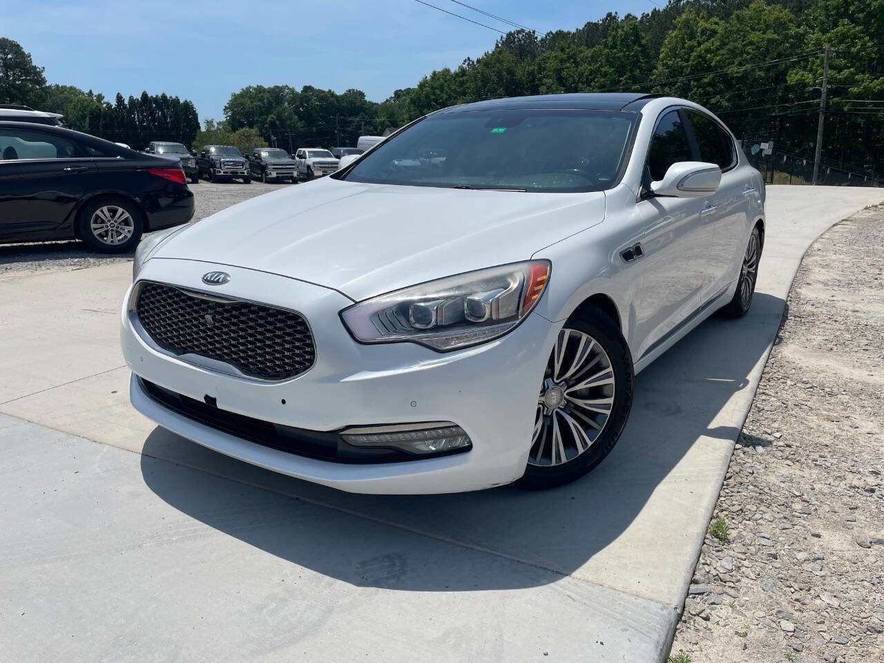 Used 2016 Kia K900 Luxury RWD image 2
