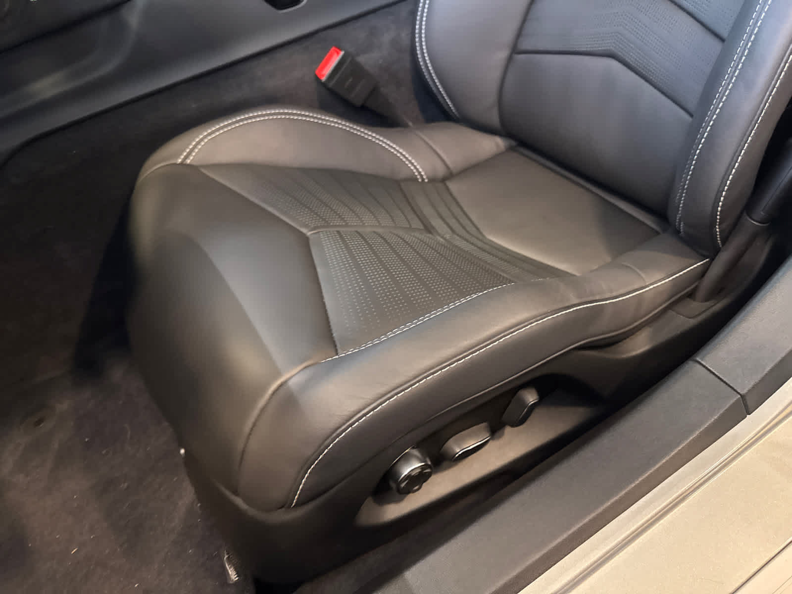 Used 2024 Chevrolet Corvette Z06 RWD image 14