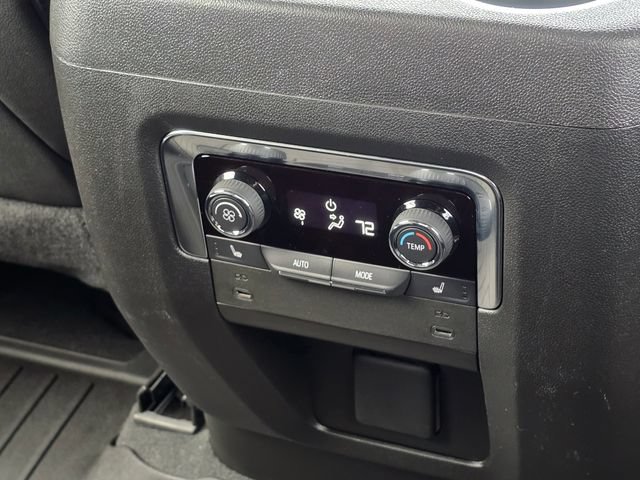 Used 2025 Chevrolet Tahoe Premier AWD/4WD image 19