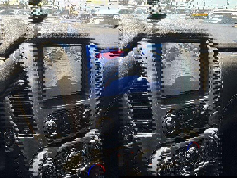 Used 2019 Chevrolet Suburban LT w/ Luxury Package image 31