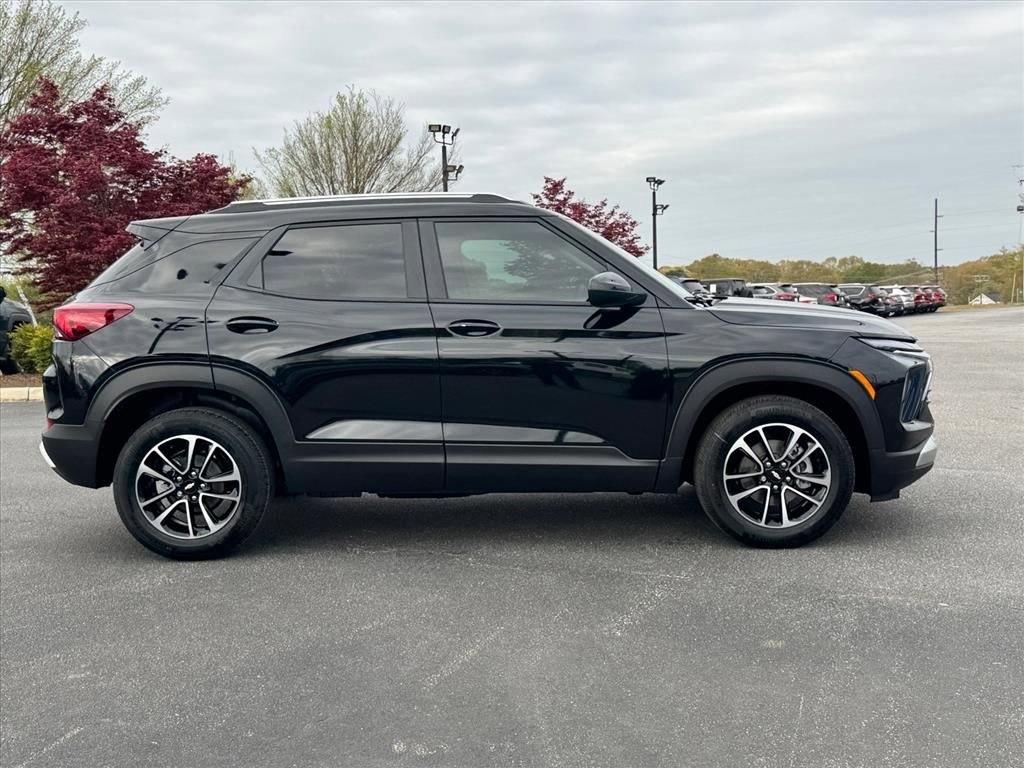 New 2026 Chevrolet TrailBlazer LT image 2