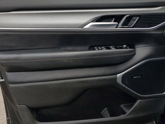 Certified 2024 Jeep Wagoneer Series II AWD/4WD image 23