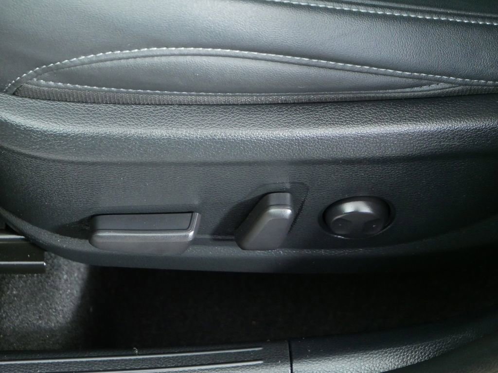 Certified 2023 Kia Seltos SX w/ SX Sunroof Package image 22