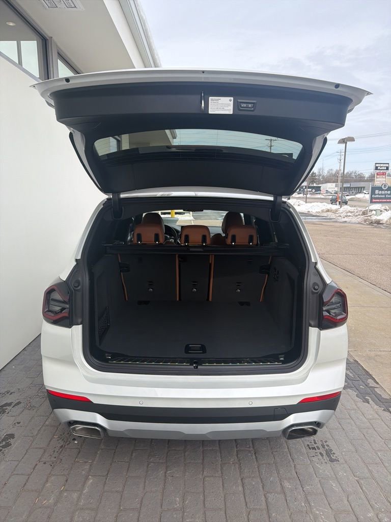 Used 2024 BMW X3 xDrive30i w/ Premium Package w/ZPA image 8