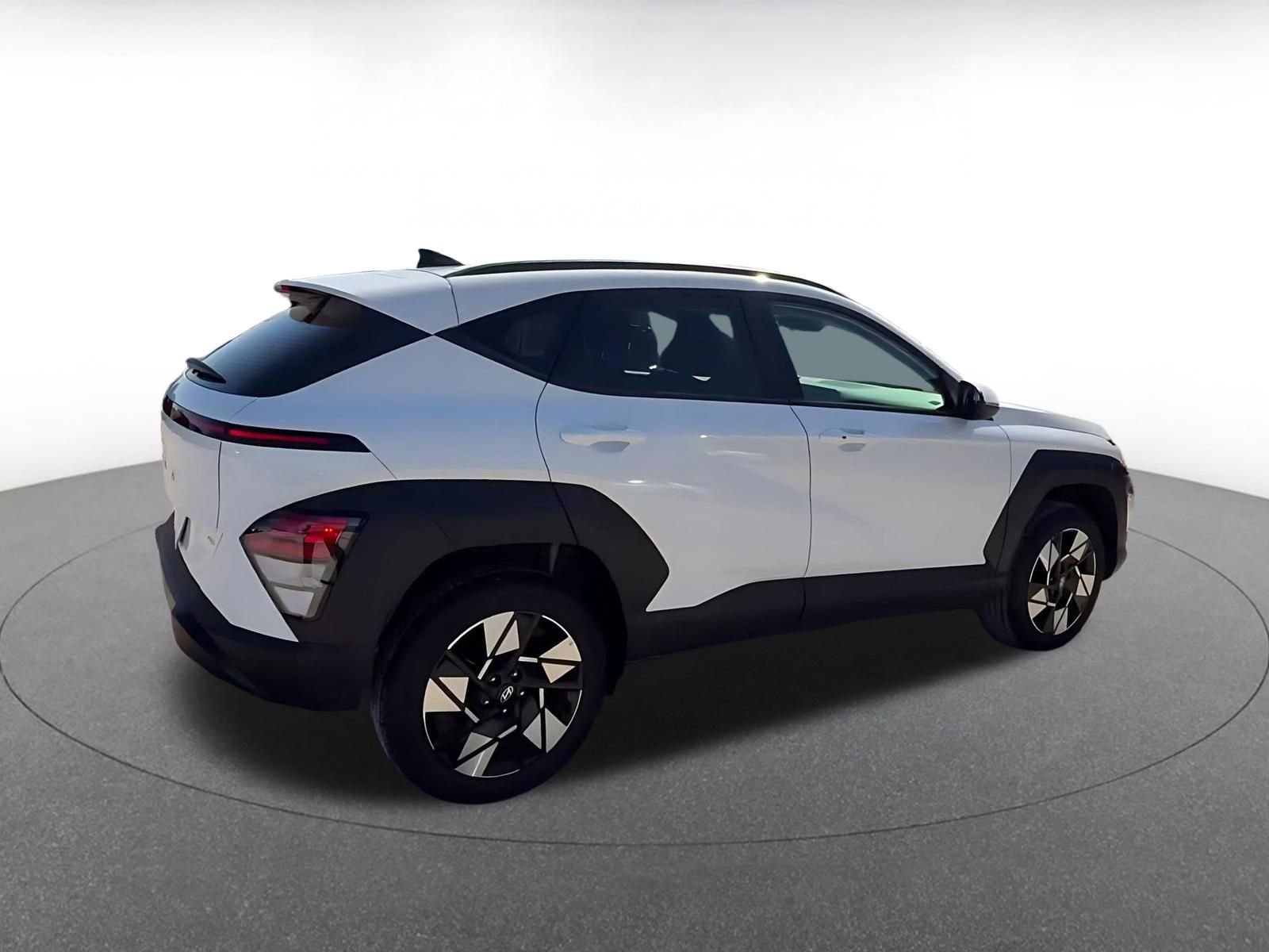 Used 2025 Hyundai Kona SEL image 15