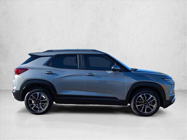 Used 2024 Chevrolet TrailBlazer LT w/ LT Cold Weather Package image 4