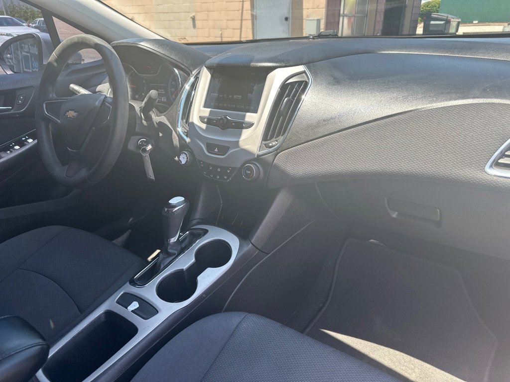 Used 2017 Chevrolet Cruze LS image 8
