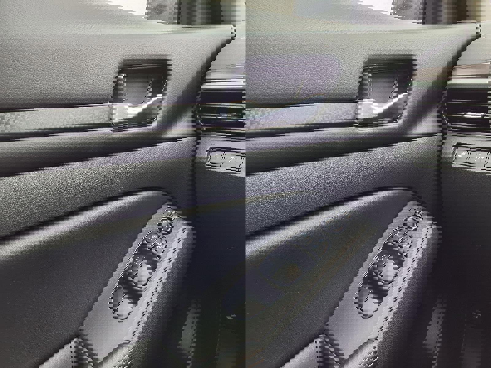 Used 2024 Nissan Altima 2.5 SV image 18