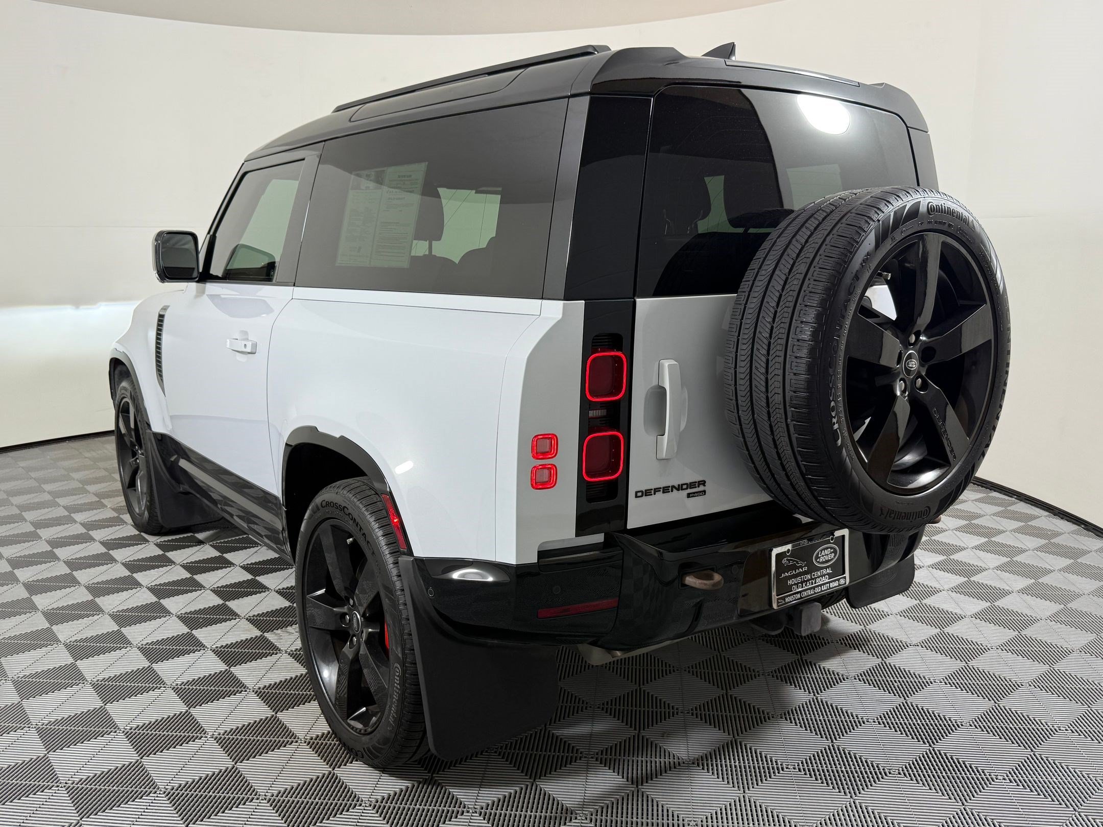 Used 2023 Land Rover Defender 90 X-Dynamic SE AWD/4WD image 3