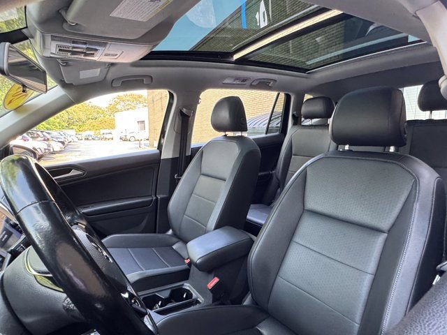 Used 2018 Volkswagen Tiguan SEL FWD image 29