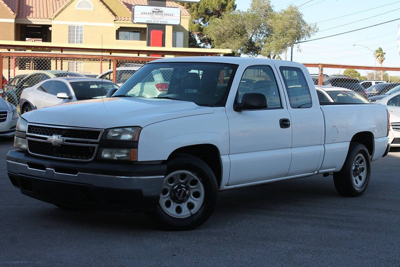 Used 2006 Chevrolet Silverado 1500 W/T RWD image 3