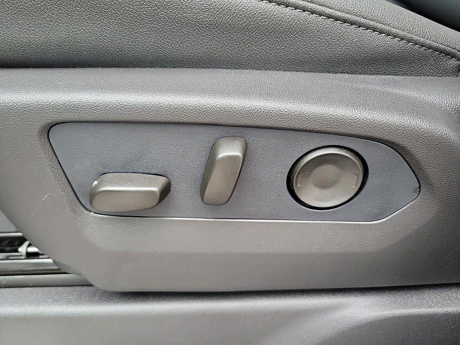 New 2026 GMC Sierra 1500 SLT w/ SLT Premium Package image 16