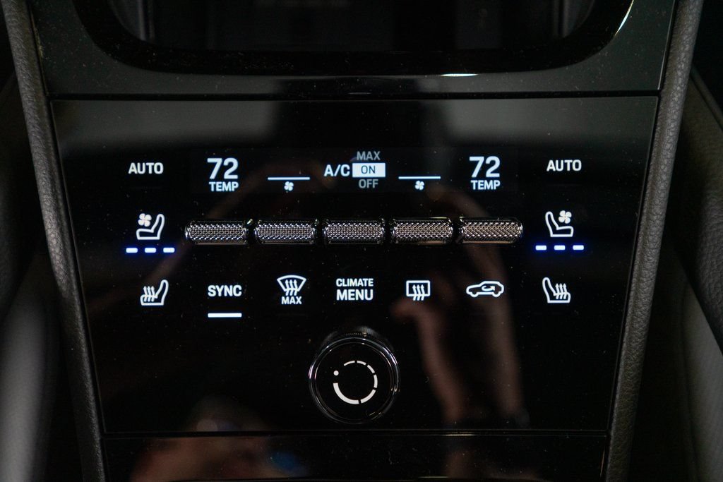New 2025 Porsche Cayenne AWD/4WD image 30